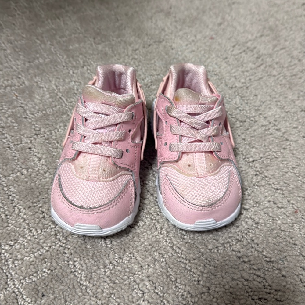 Pink huaraches